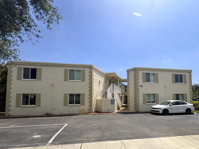 Harbordale Breezes Condo photo 2